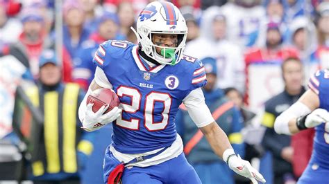Bills RB Nyheim Hines will miss the season after being hit by a jet ski, AP source says